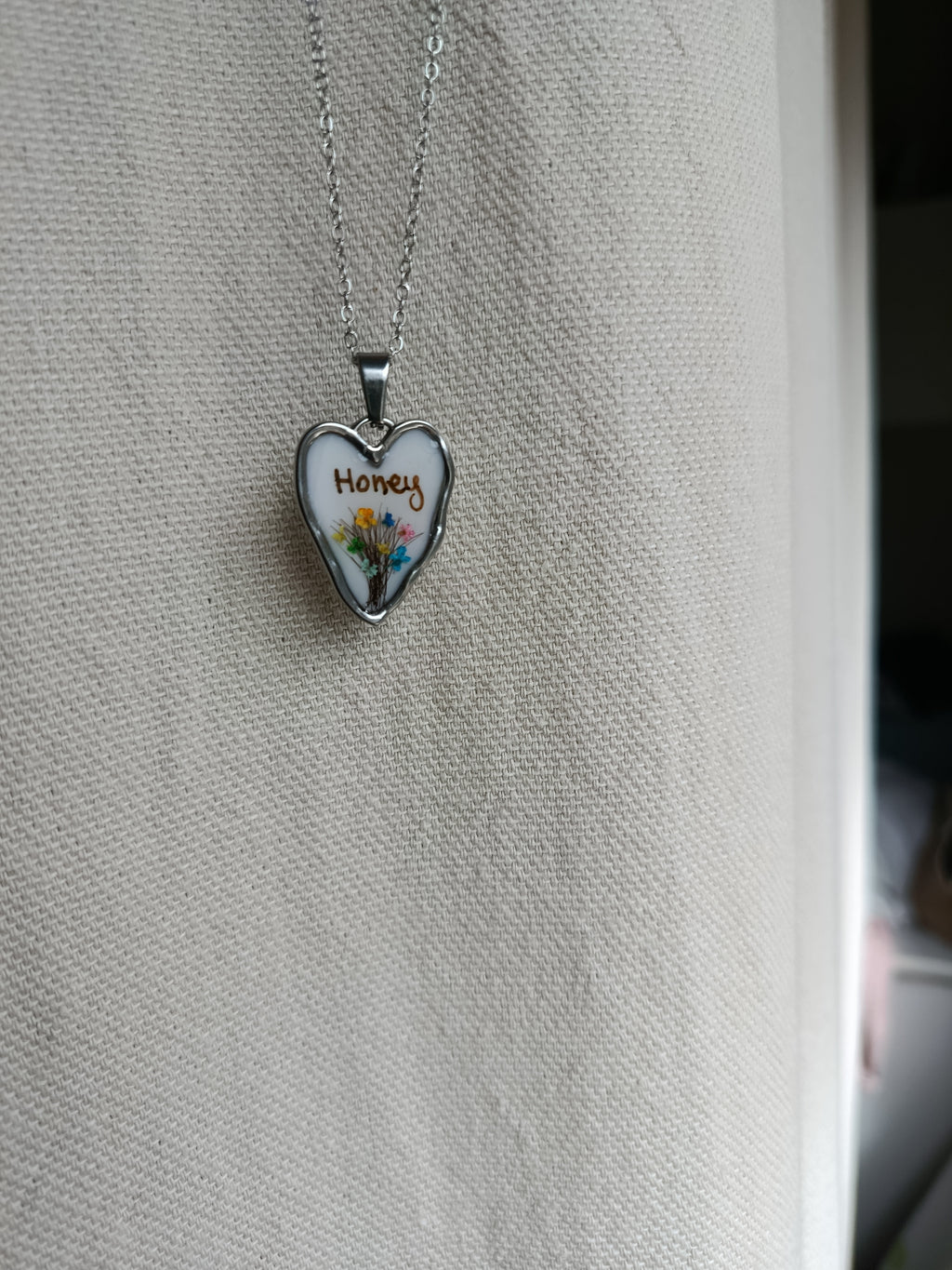 Collana con ciondolo personalizzato con i peli del tuo animale del cuore