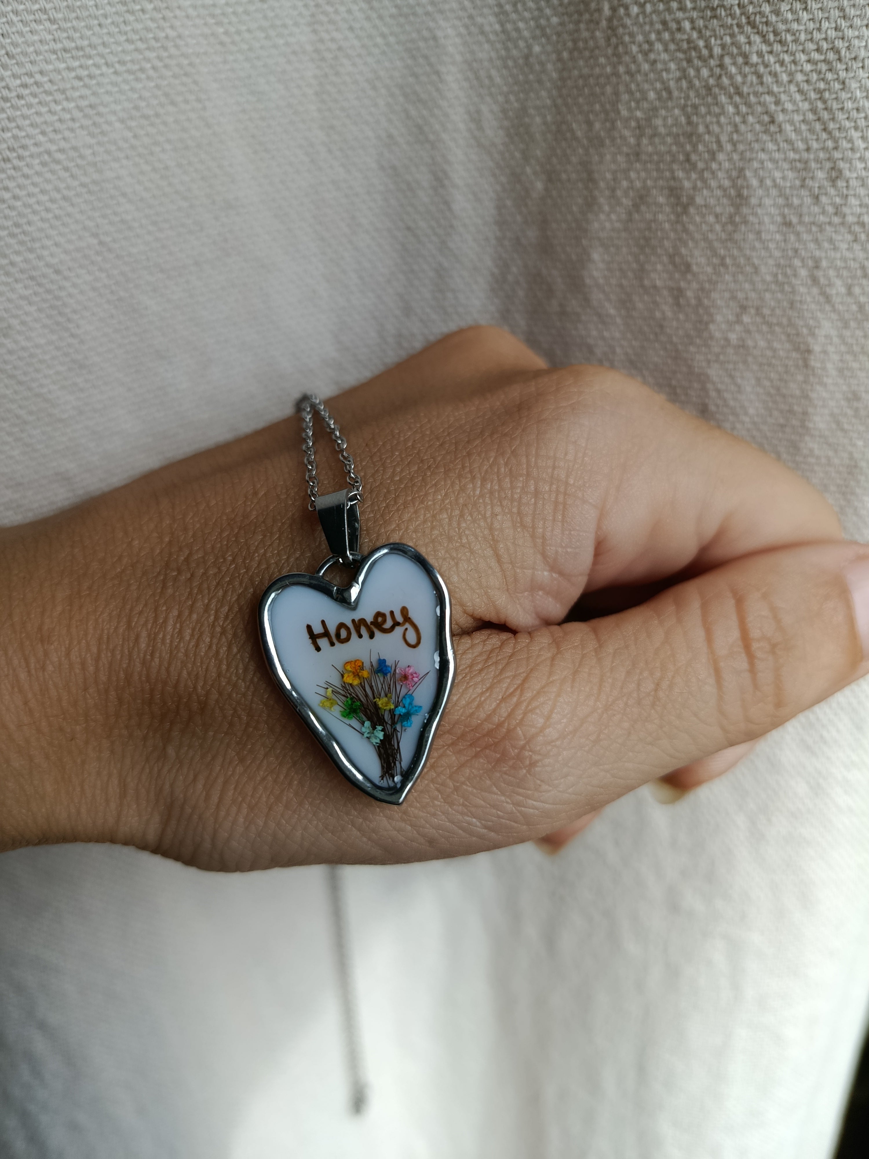 Collana con ciondolo personalizzato con i peli del tuo animale del cuore