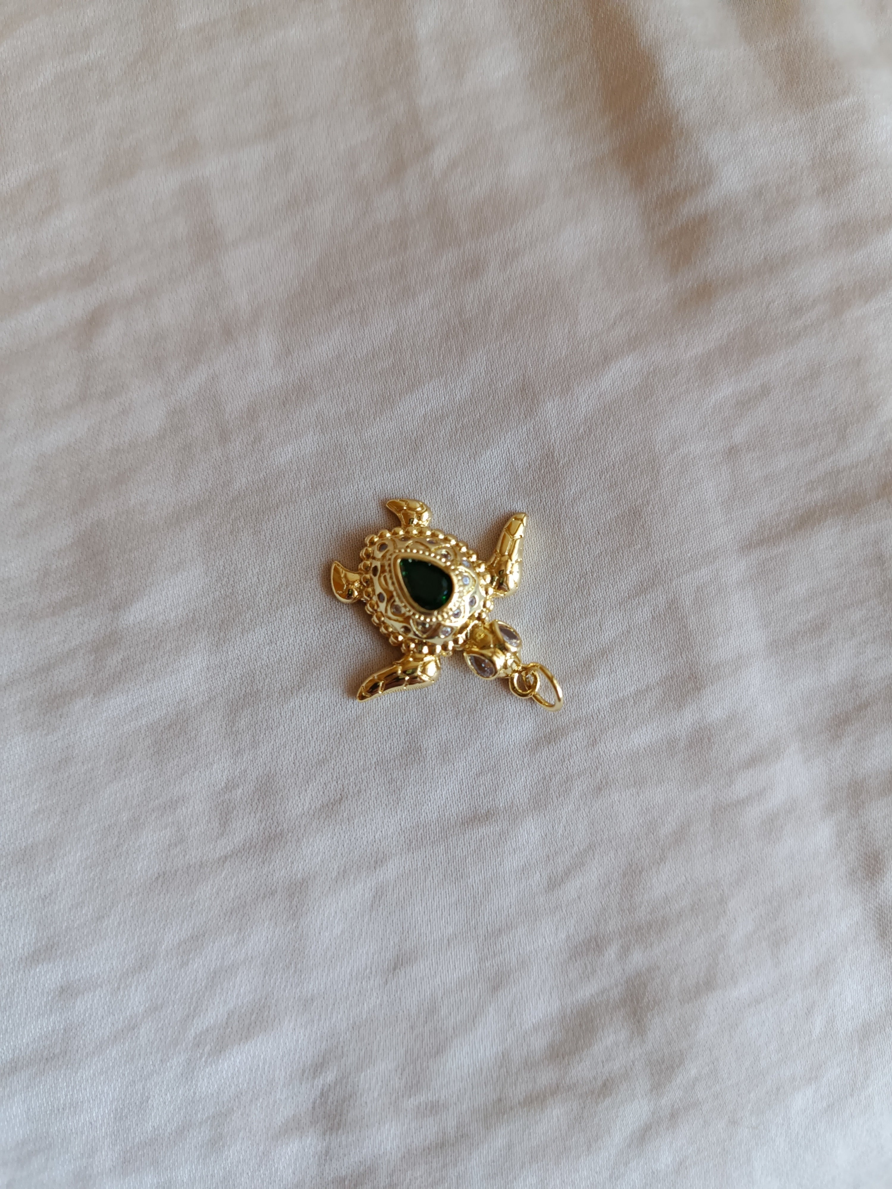 Ciondolo Tartaruga con pietra verde